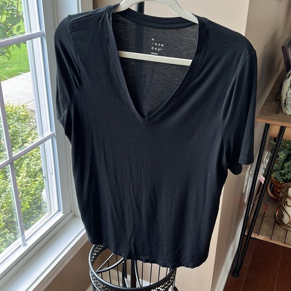 2 Top Bundle - Picture 2 of 8